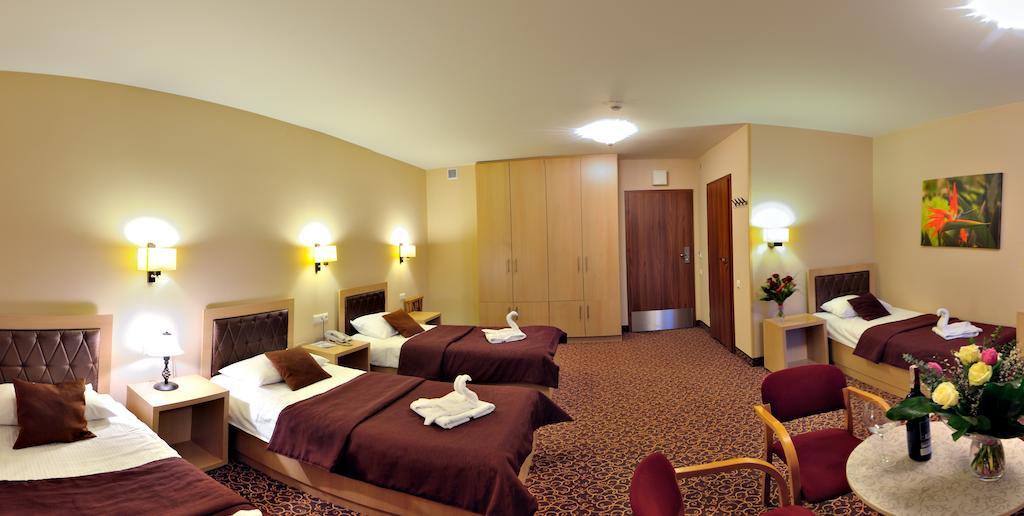 Hotel Partner Mińsk Mazowiecki Esterno foto